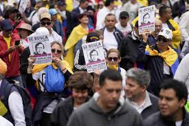 Miles de opositores protestan en Colombia y Petro insiste en que buscan “derrocar” su gobierno2024-04-am